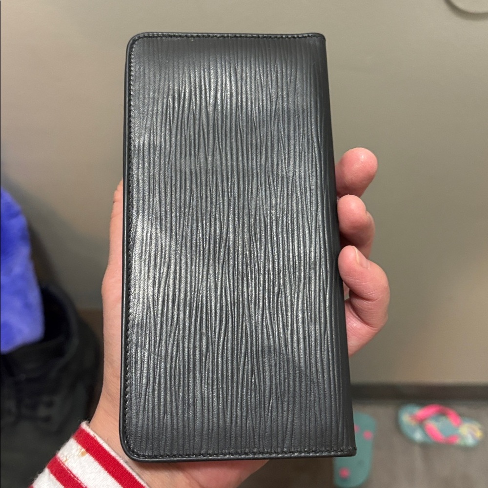 LOW START Louis Vuitton Black Epi Leather Long Wallet - Picture 4 of 6